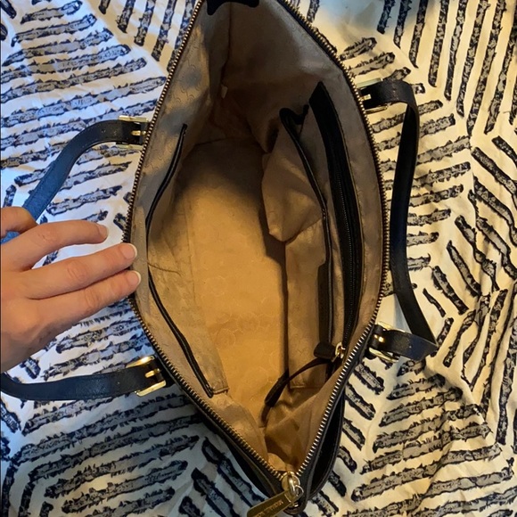 Michael Kors tote - Picture 2 of 2